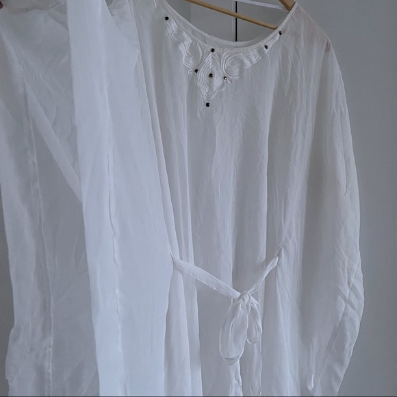 Sheer white Flowy tunic with embellished neckline - Picture 8 of 9